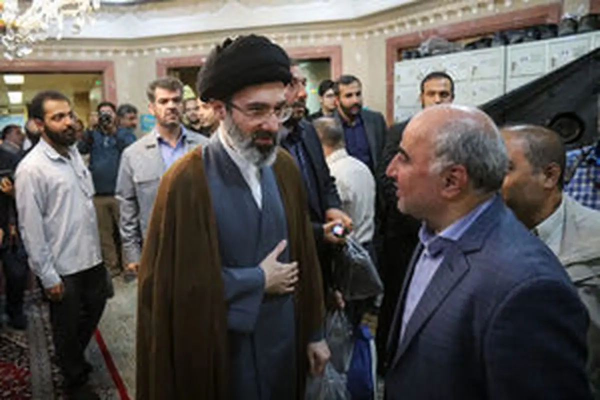 همه پسران رهبری در ختم پدر وحید حقانیان +تصاویر