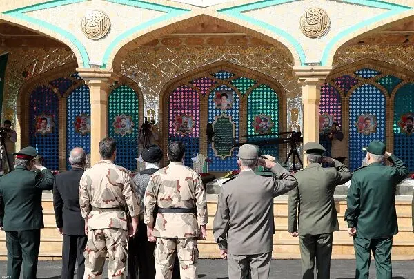 مراسم مشترک دانش‌آموختگی دانشگاه‌های نیروهای مسلح با حضور رهبر انقلاب برگزار شد/گزارش تصویری