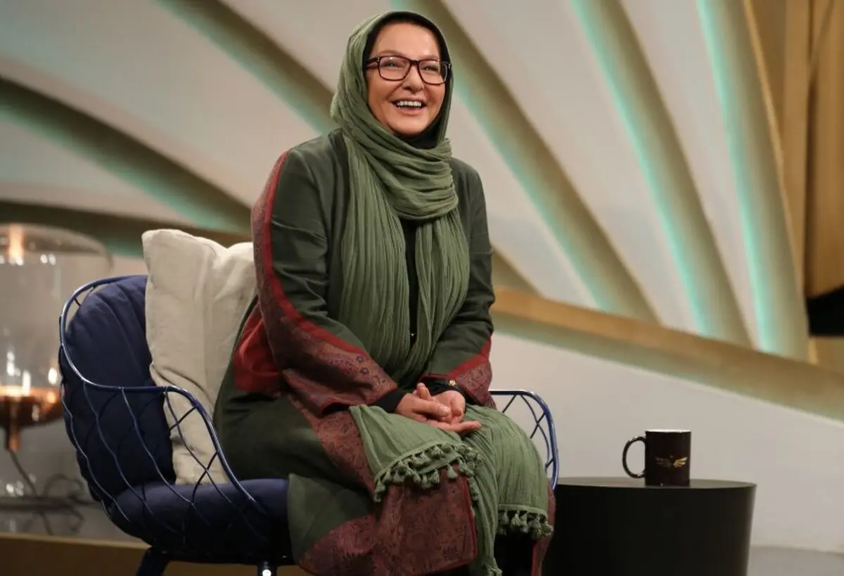 کنایه تند خانم بازیگر به "مهران مدیری" روی آنتن زنده 