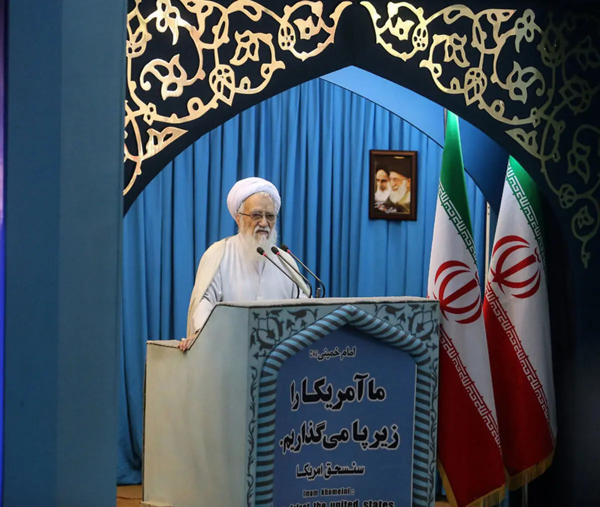 
دستگاه قضایی با عاملان جنایت پاسداران با قاطعیت رفتار کند