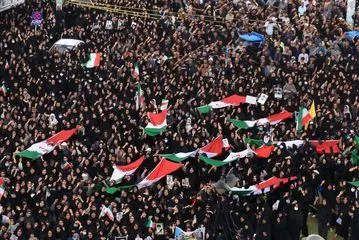 گزارش تصویری تشییع پیکر شهدای دانش‌آموز میناب