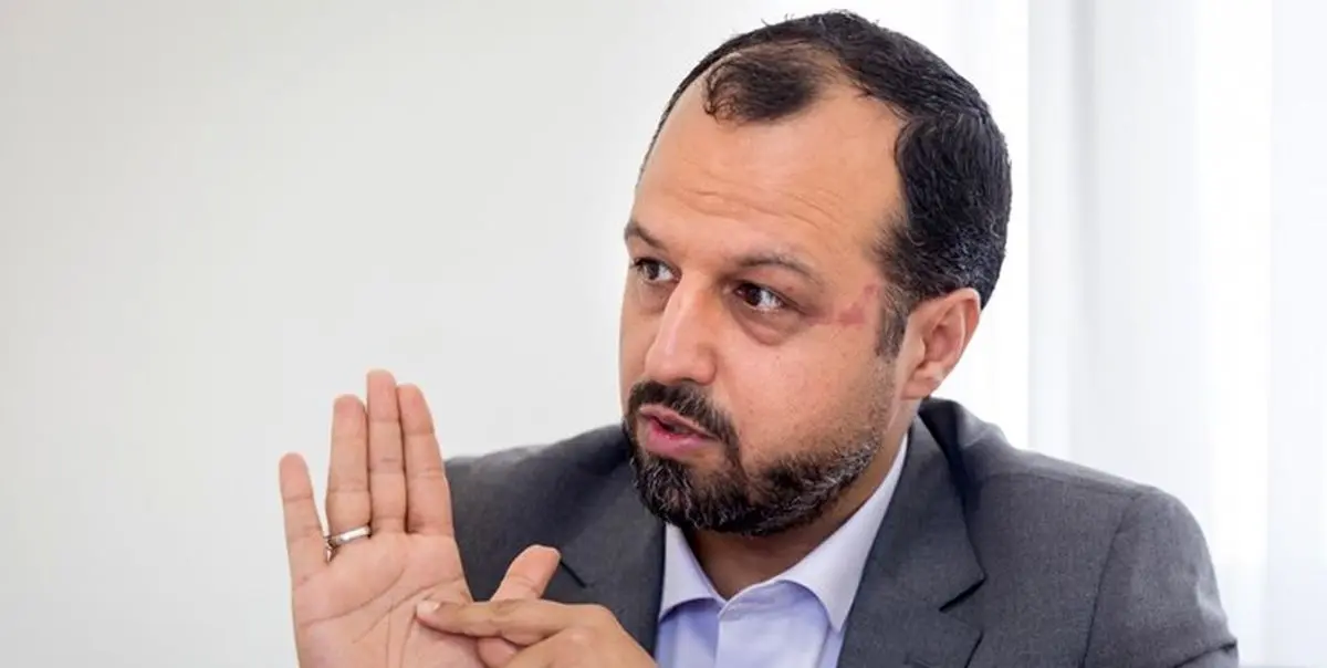 دولت در حال فروش اموال یا استقراض برای اداره کشور است