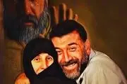 دلتنگی های مادر علی انصاریان بر سر مزار پسرش+فیلم
