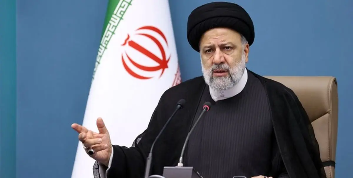 تصویری از فاتحه خوانی رئیسی بر سر مزار هاشمی