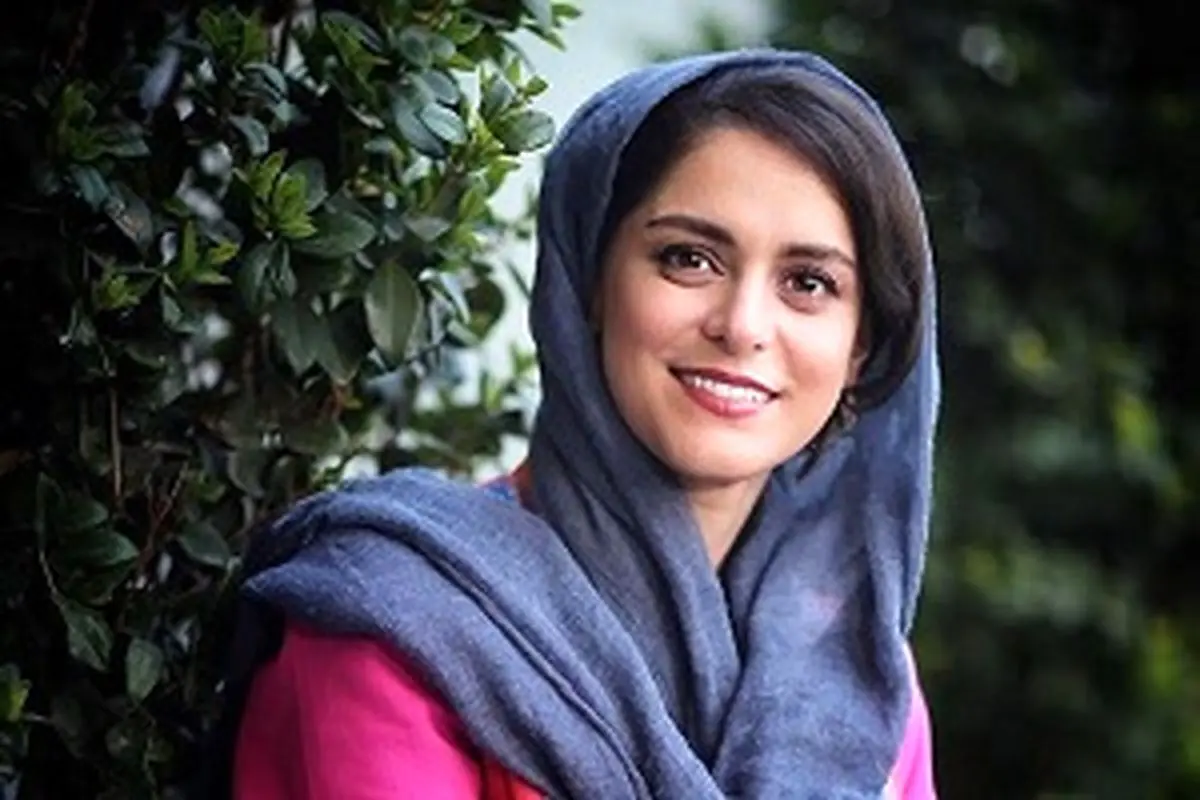 سلفی پریناز ایزدیار و غزل شاکری با لباسهای قجری /عکس