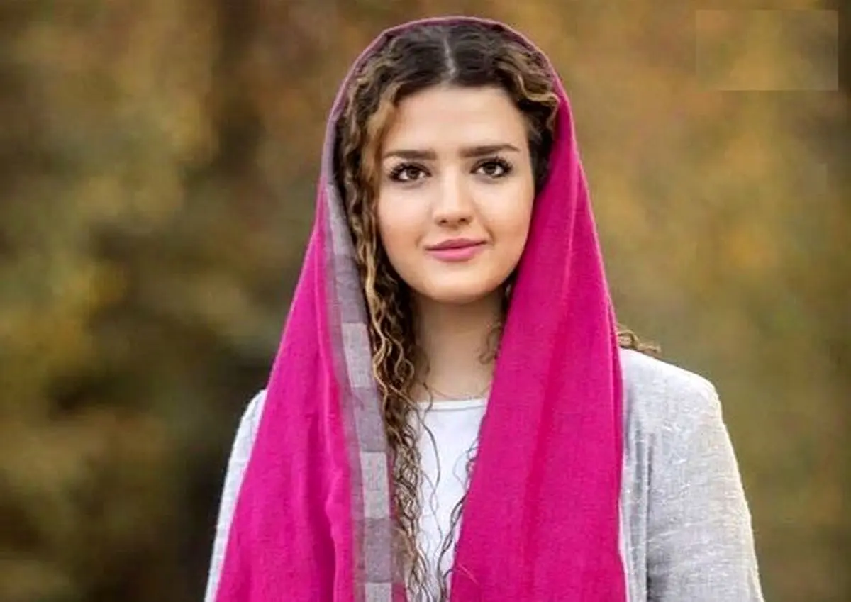 عکسی دیده نشده از بازیگر کوچولوی سریال خوش رکاب