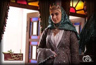 رونمایی از سلاح عجیب فخرالزمان در برنامه زنده/ سورپرایز خاص آقای مجری برای خانم بازیگر
