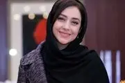 بهاره کیان افشار با عینک آبی متفاوت
