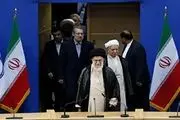 رفتار زشت یک مقام با رهبر انقلاب +فیلم