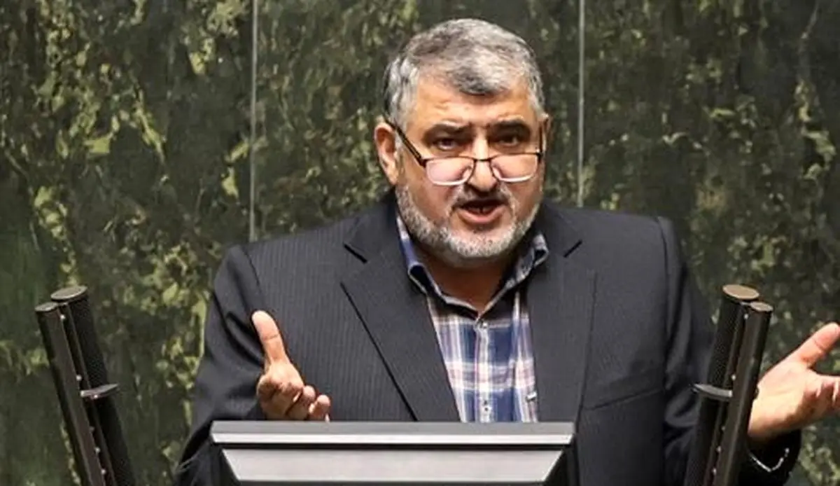 وزرایی که توان کار ندارند باید خانه نشین شوند