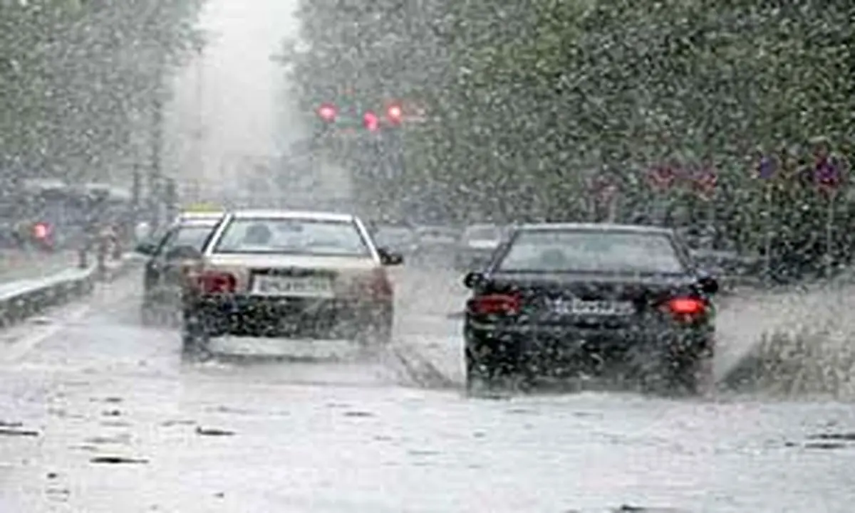 بارش برف و باران در جادههای سه استان کشور