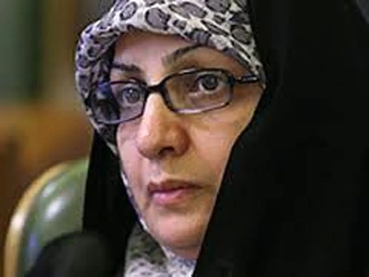 دفاع معصومه آباد از آتش‌نشانی