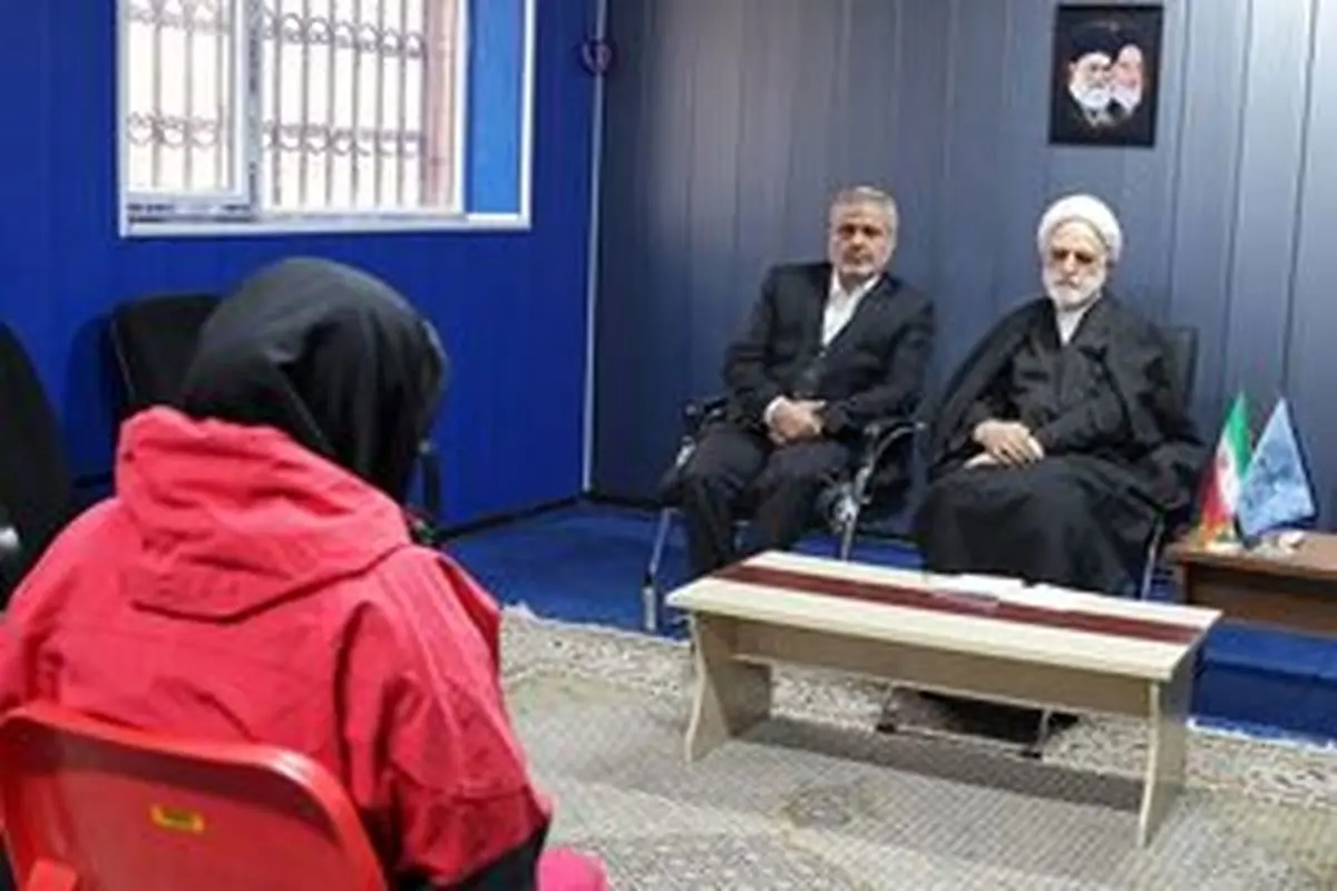 سازمان زندان‌ها الزام زنان به چادر را ممنوع کرد