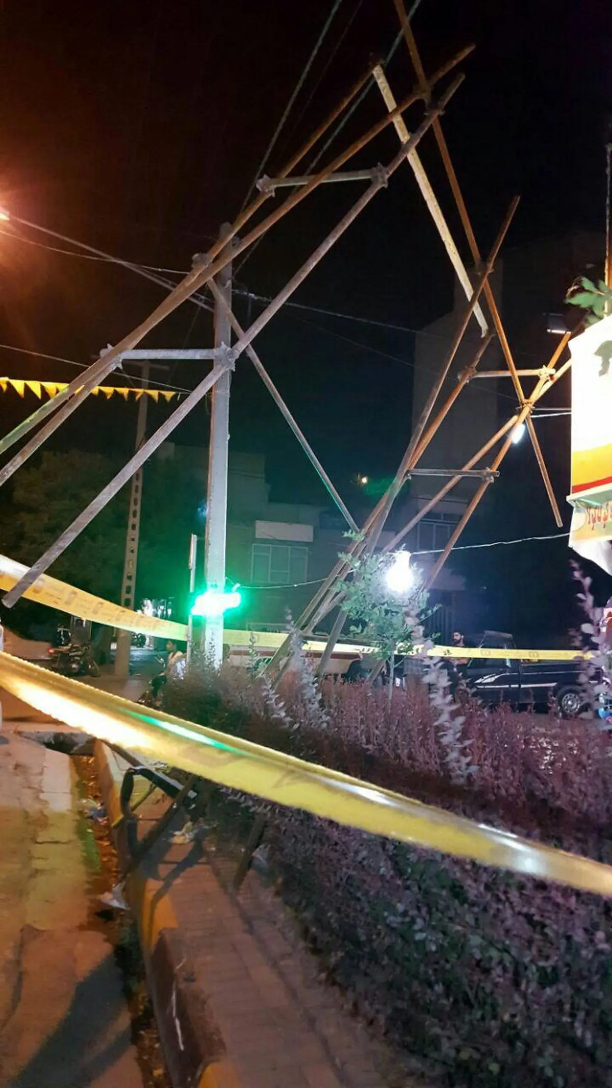 وقوع 4 حادثه بر اثر وزش شدید باد در مشهد