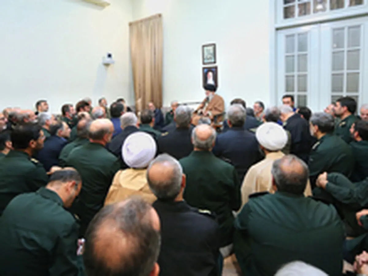 دیدار برگزیدگان جشنواره مالک اشتر با فرمانده کل قوا