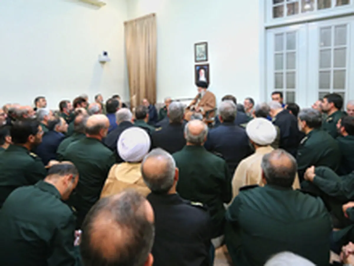دیدار برگزیدگان جشنواره مالک اشتر با فرمانده کل قوا