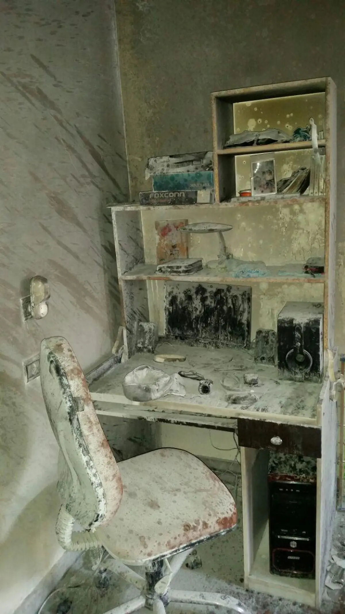 کاغذ
نیمه سوخته خانه را به آتش کشید+ تصاویر
