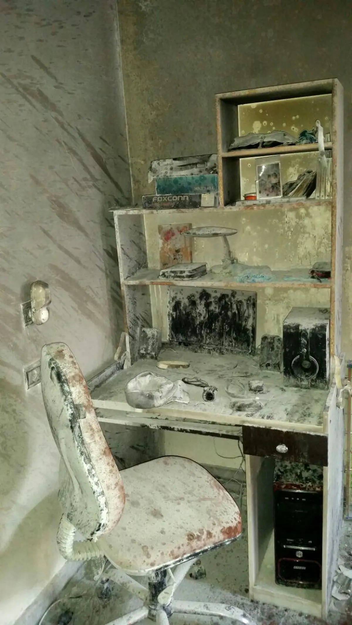 کاغذ
نیمه سوخته خانه را به آتش کشید+ تصاویر