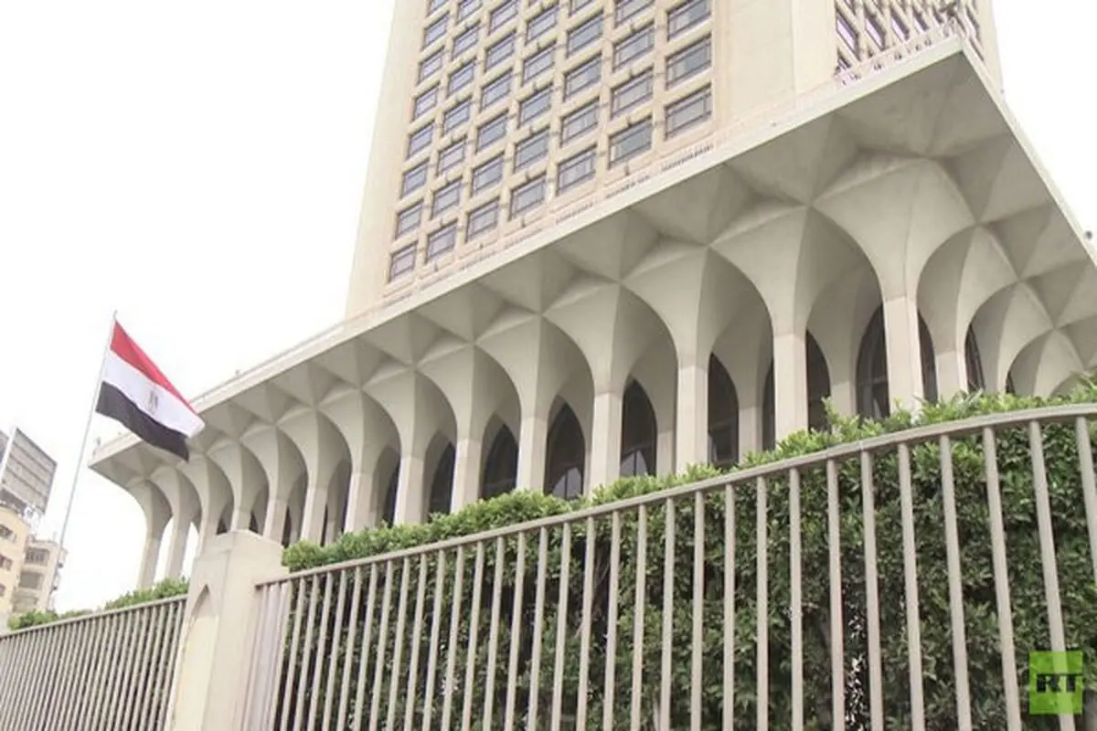 سفیر قطر خاک مصر را ترک می کند