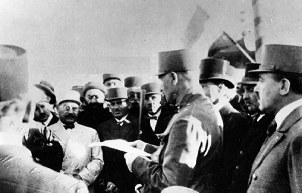  نشست راز رضاشاه به همت کانون اندیشه جوان