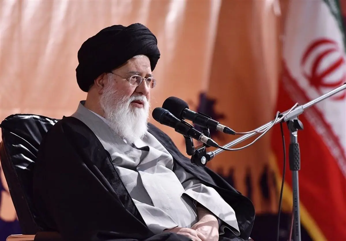 مسئله "بدحجابی" مهمانداران هواپیما با برخوردهای اجرایی برطرف شود