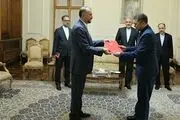 تقدیم رونوشت استوارنامه سفیر جدید ونزوئلا به امیرعبداللهیان