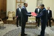 تقدیم رونوشت استوارنامه سفیر جدید ونزوئلا به امیرعبداللهیان