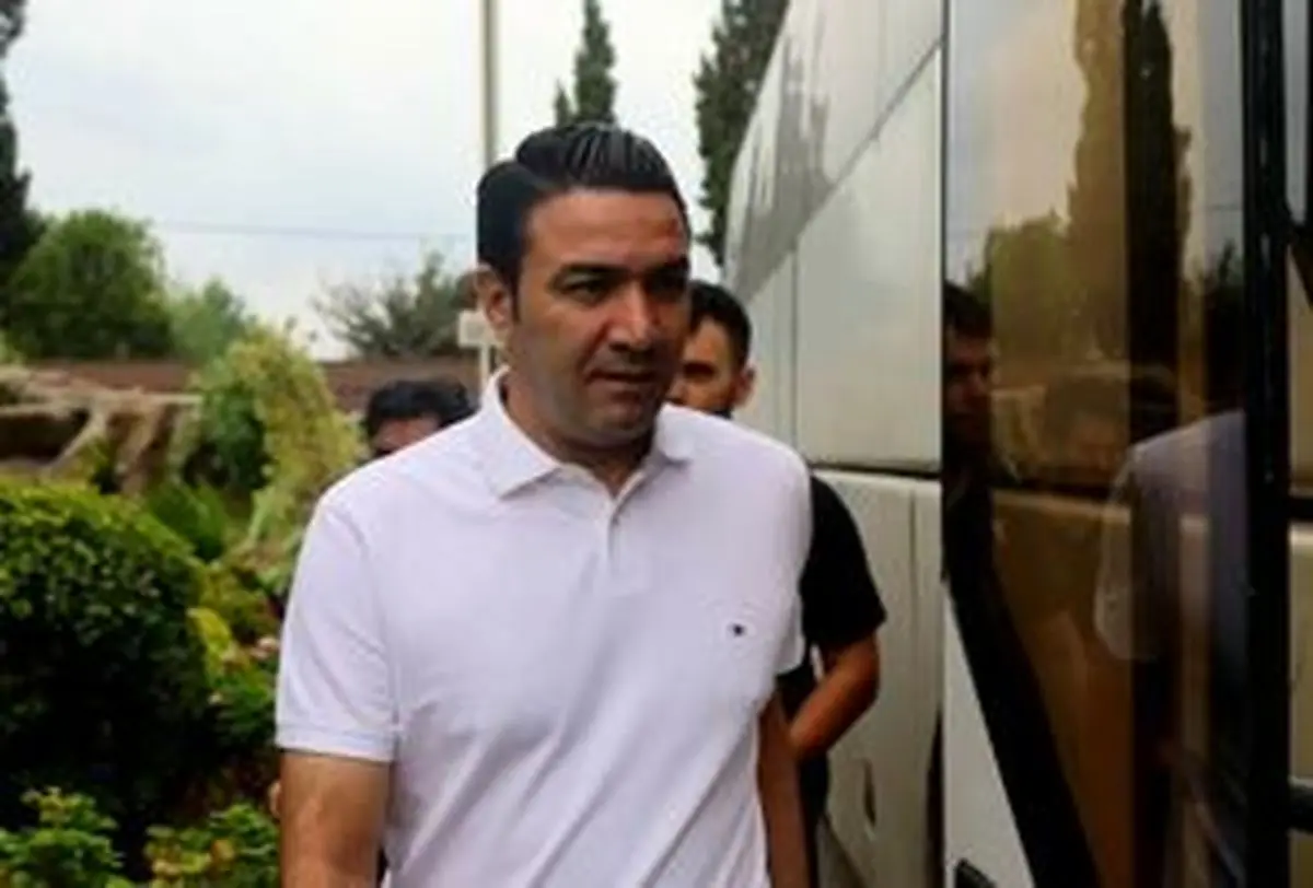 جواد نکونام استعفا داد