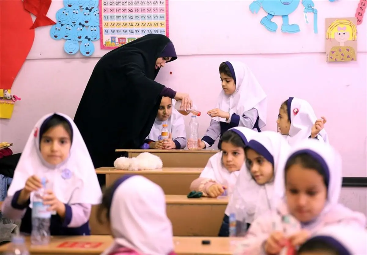 اسامی "معلمان نمونه مدارس کشور" اعلام شد