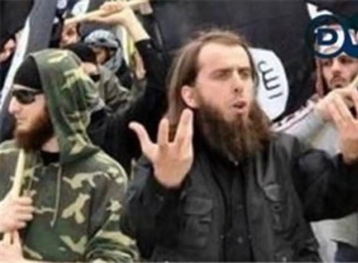 وزیر کشور فرانسه: دو هزار اروپایی در سوریه علیه بشار اسد می‌جنگند!