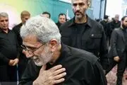 حضور سردار قاآنی بر سر مزار شهید سلیمانی