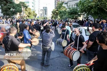 حضور چهره‌ها در مراسم یادبود جان‌باختگان متروپل/گزارش تصویری