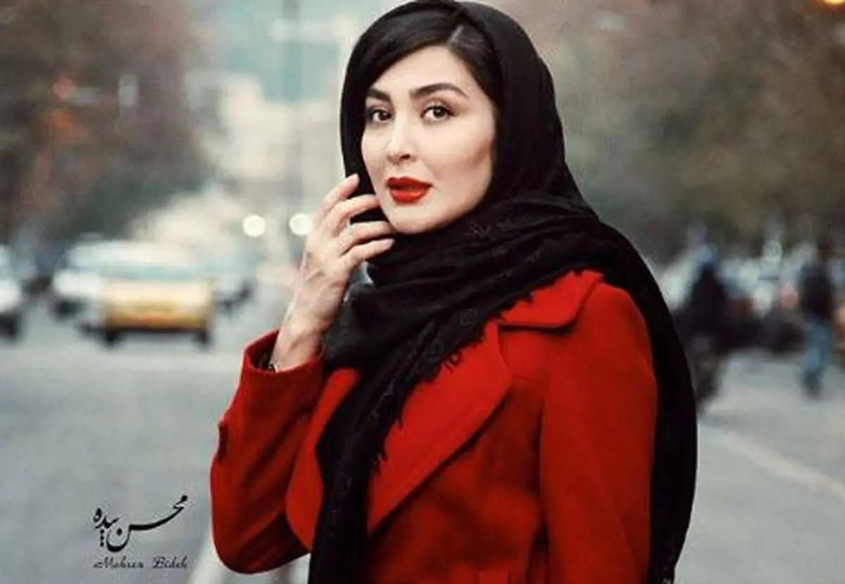 انتظار کشیدن مریم معصومی در فرودگاه /عکس
