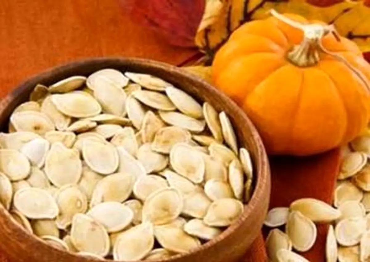 چگونه تخمه ها را از کدو جدا کنیم؟
