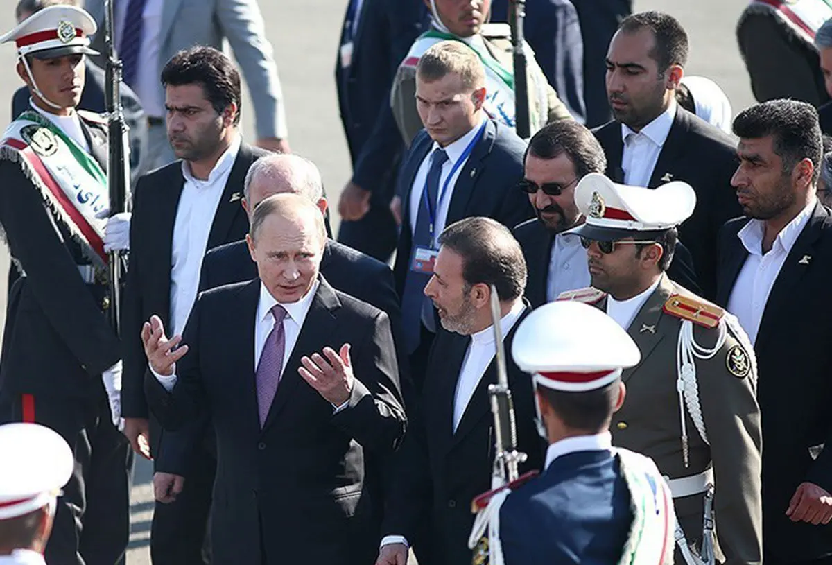 کاروان اسکورت پوتین در میدان جمهوری/فیلم