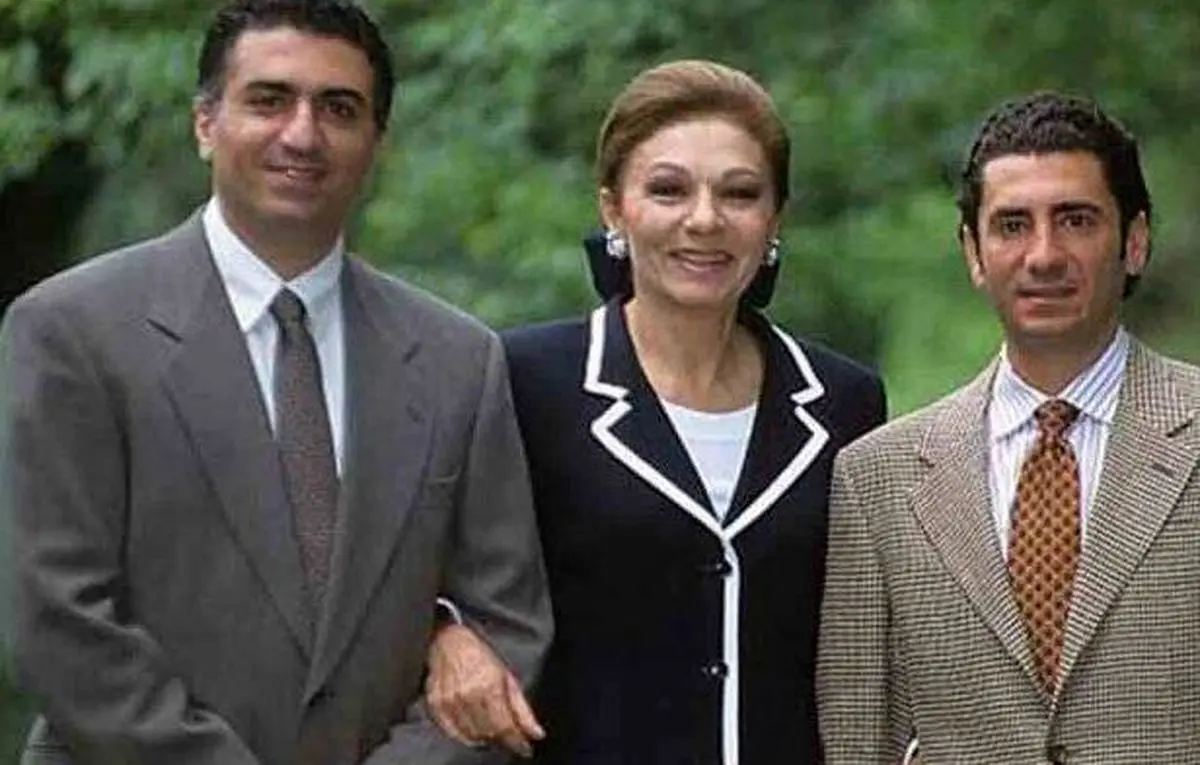 پهلوی پولش را از مادرش می‌گیرد +فیلم
