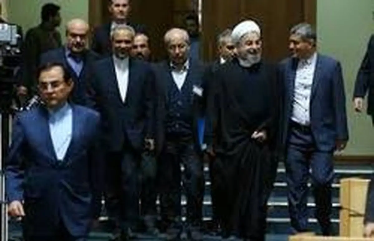 هر کس در تیم اقتصادی دولت یک ساز جداگانه میزند!