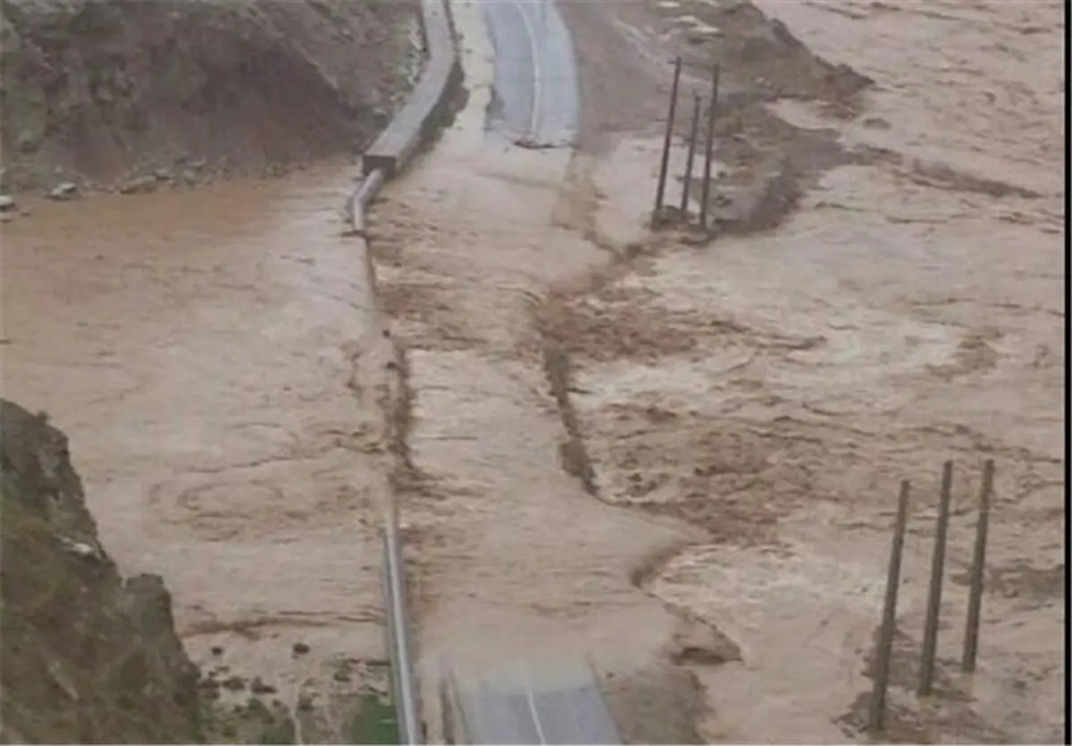  سیل راه ارتباطی ۹ روستای شهرستان دوره چگنی را مسدود کرد 