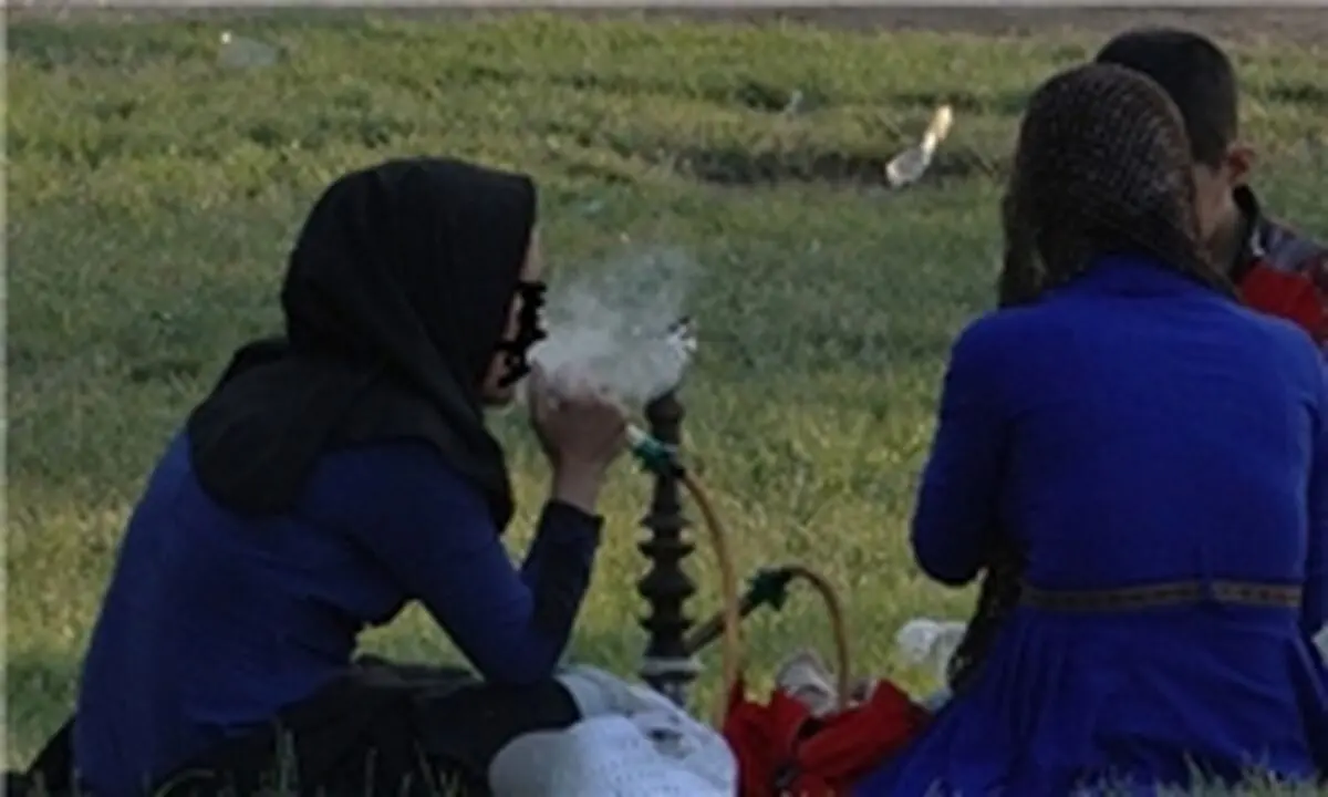 رونق بازار سیگار و قلیان برای دختران
