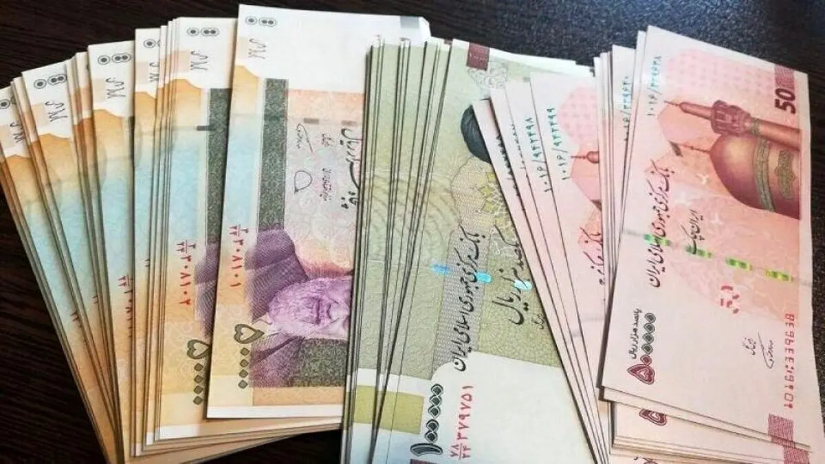 مسافران چقدر ریال میتوانند وارد یا خارج کنند؟