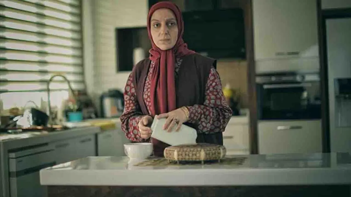 انتقاد بازیگر سریال «افرا» از بی احترامی به پدر و مادر در برخی سریال‌ها