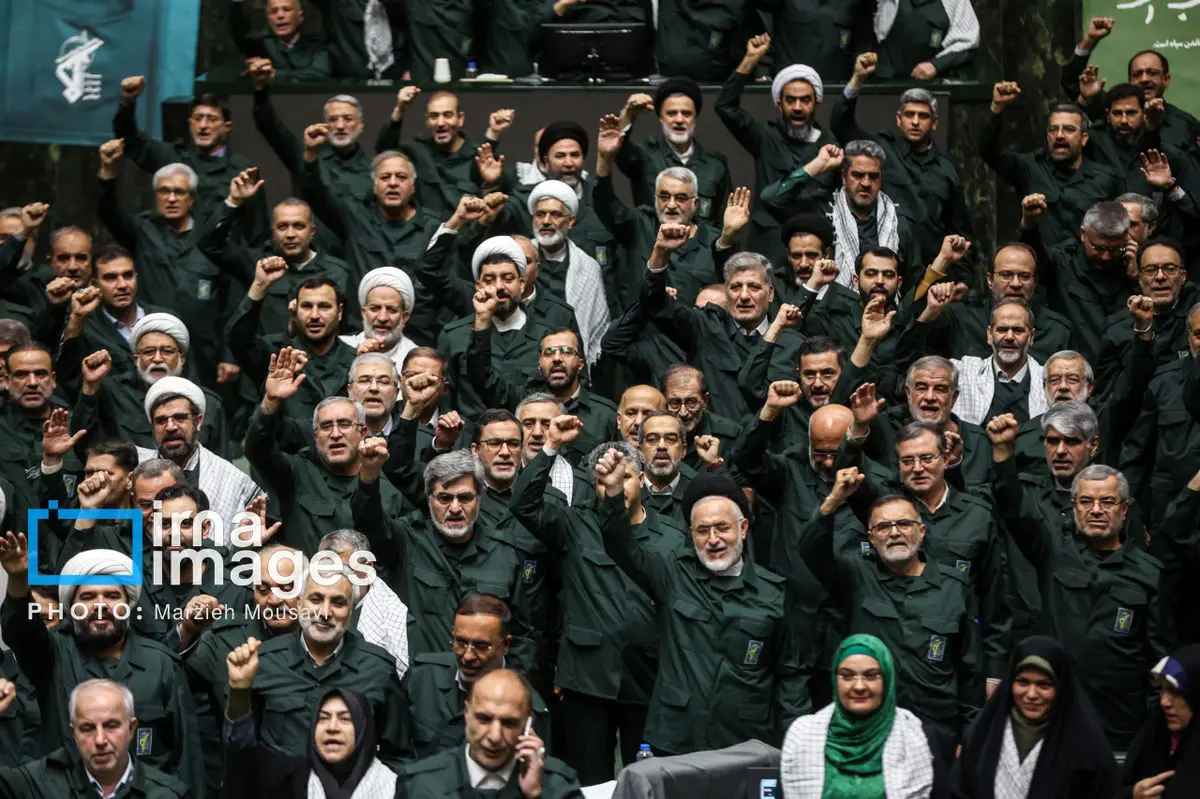 
 لباس سپاه بر تن نمایندگان مردم در مجلس