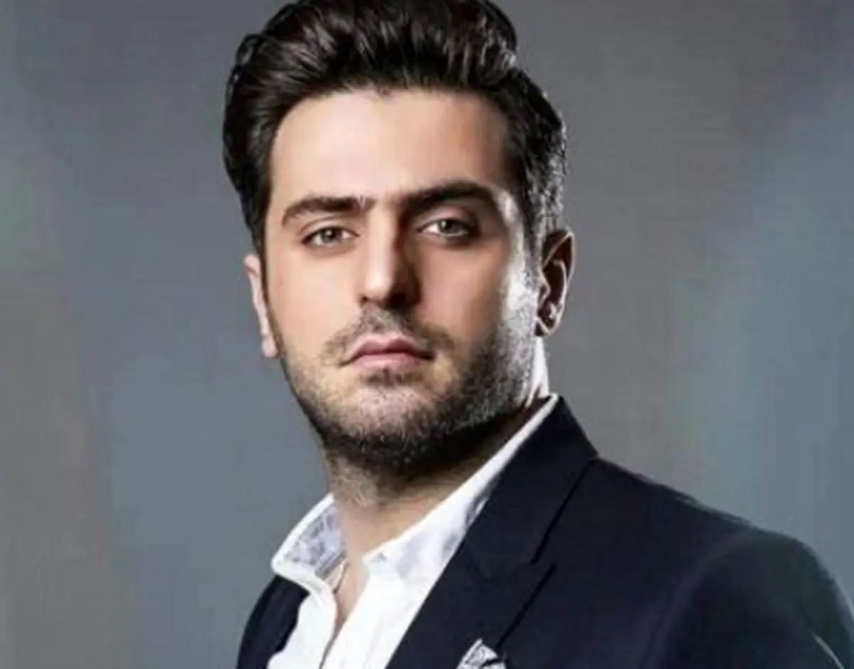 واکنش مجری جنجالی به افطار کردن فوتبالیستهای مسلمان در کنار زمین/ عکس
