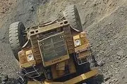 واژگونی تراک در گل گهر/تصاویر