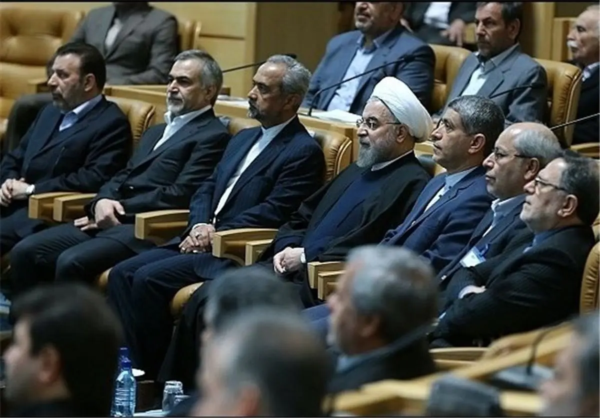 تغییر تیم اقتصادی دولت ضروری است