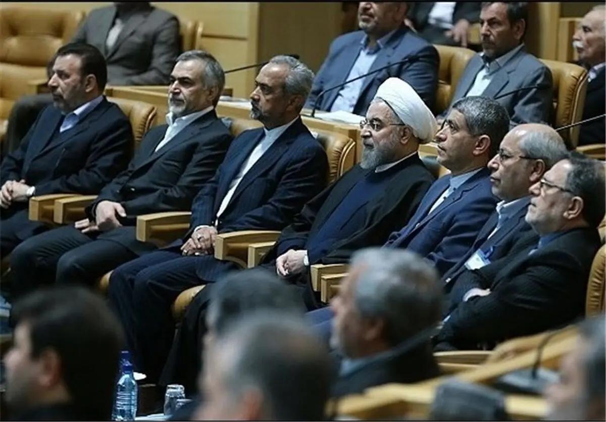 تغییر تیم اقتصادی دولت ضروری است