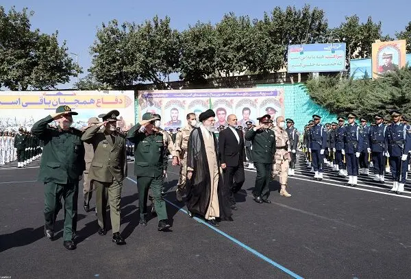مراسم مشترک دانش‌آموختگی دانشگاه‌های نیروهای مسلح با حضور رهبر انقلاب برگزار شد/گزارش تصویری
