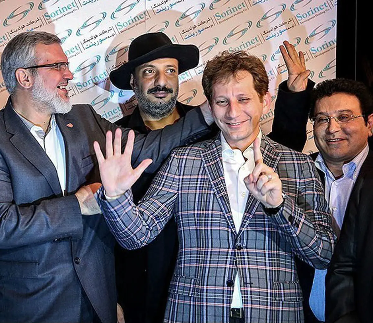 اینفوگرافیک| از رقم بدهکاری بابک زنجانی سرتان سوت میکشد!