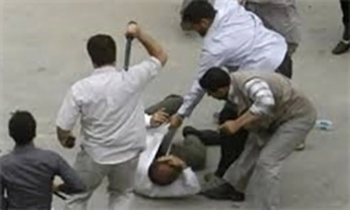ضرب و شتم دانشجوی بسیجی توسط اراذل و اوباش