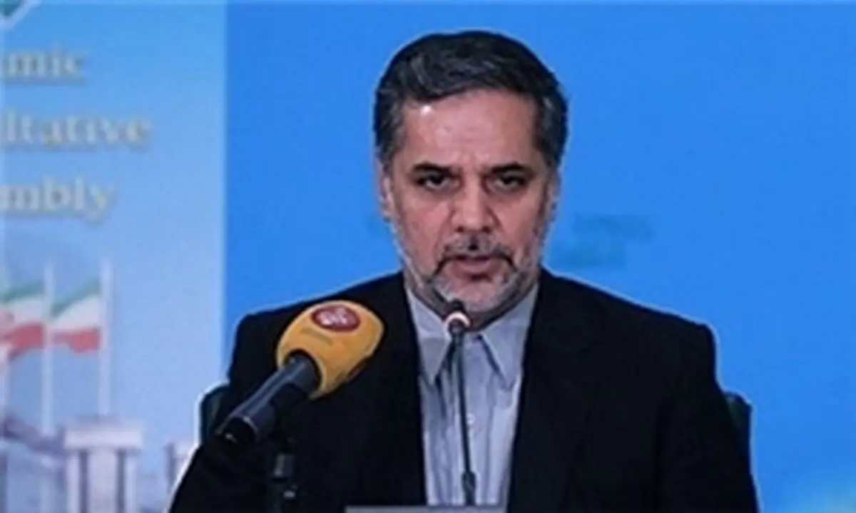 نقوی: وزیر نفت می خواهد منتقدان را از میدان خارج کند